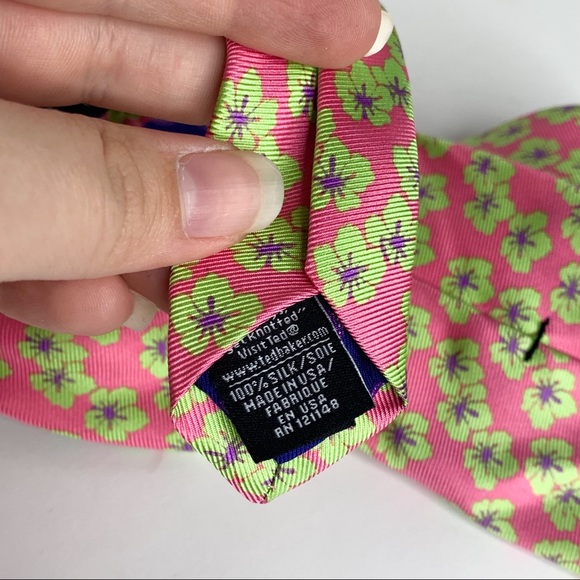 Ted Baker floral pink and green tie - Picture 3 of 3